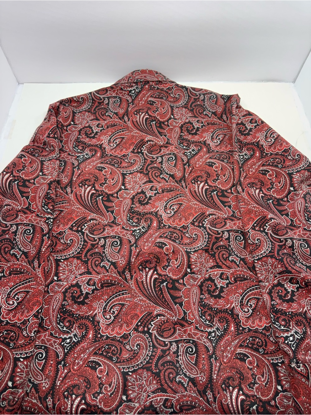 Men's FR Red Paisley Button-Down Shirt - Classic Casual Style - Picture 2 of 4